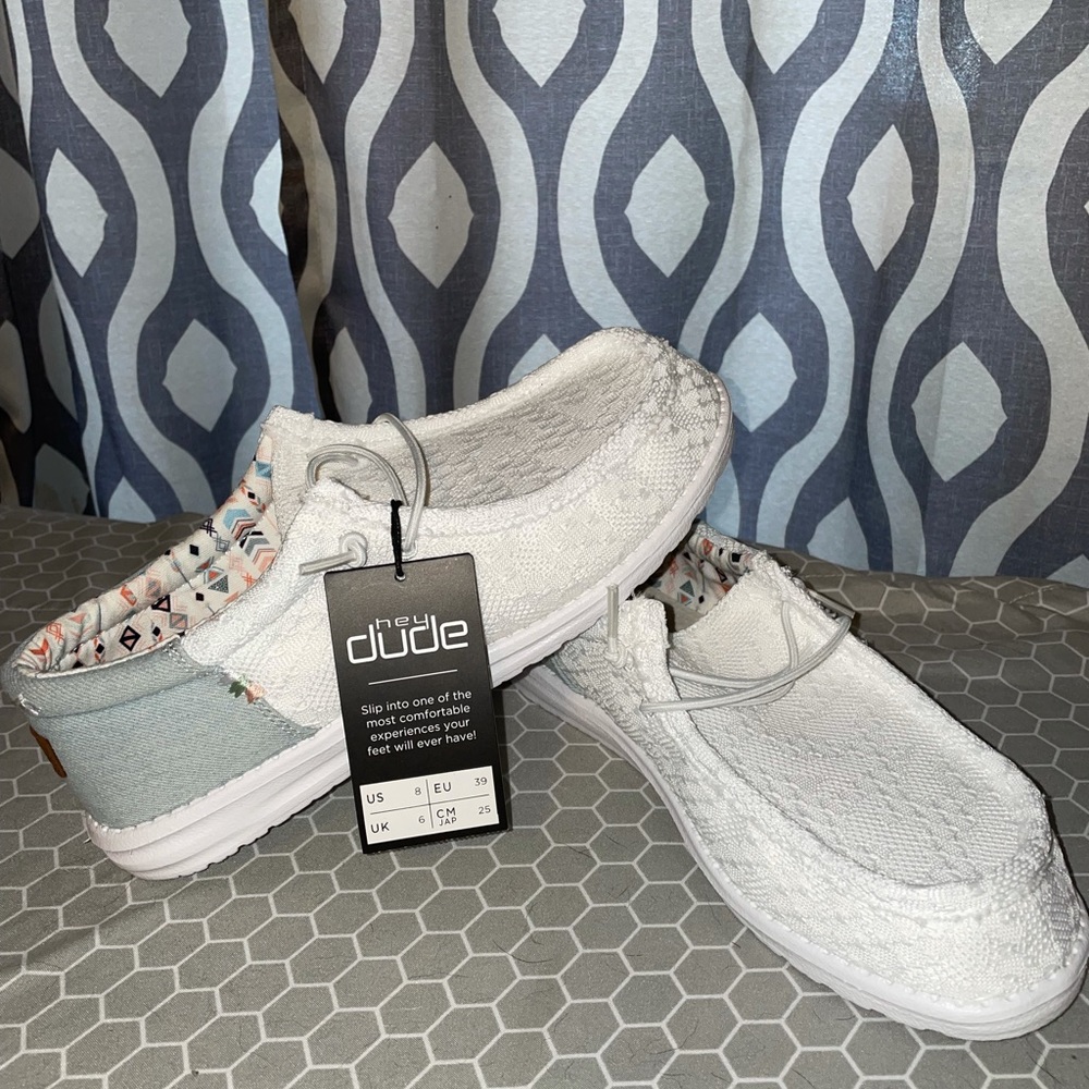 Hey Dude Wally women’s size 8 Boho White Crochet